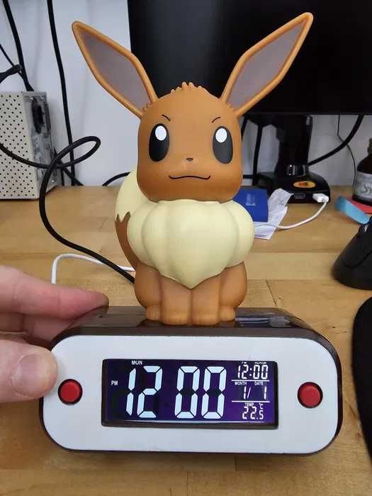 Budzik z lampką - pokemon Eevee