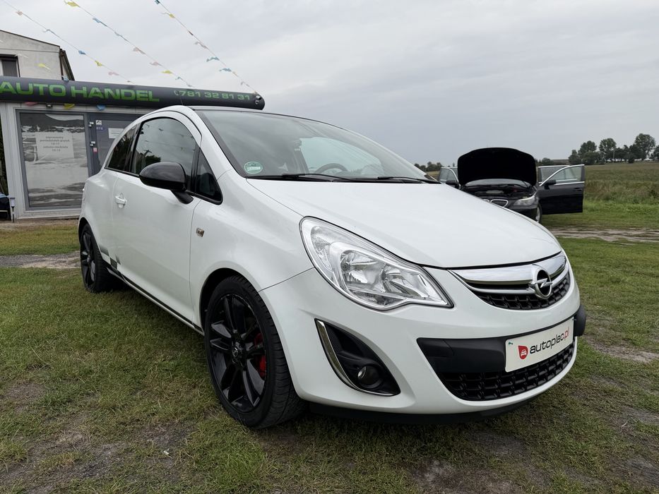 Opel Corsa D 1,2 16 v  ,, AUTOMAT ALUFELGI 17 CALI ,,