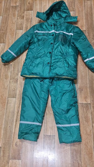 Продам зимнюю спецодежду большого размера.