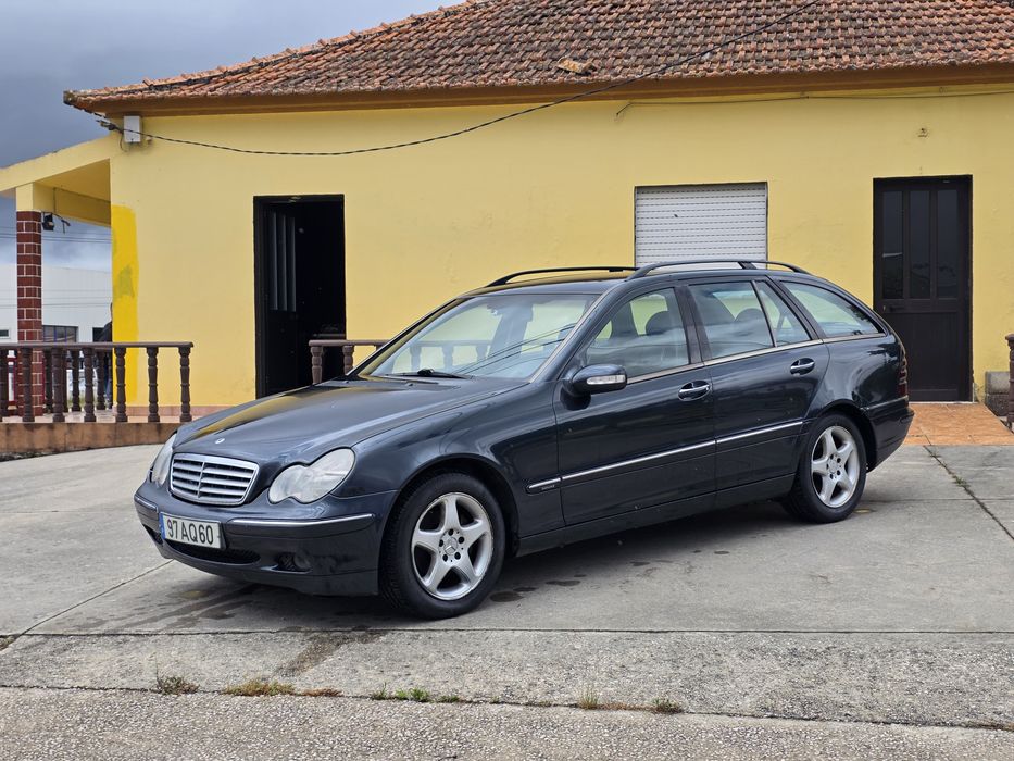Mercedes-Benz C 220 CDI Station (2004) – Bom Estado, Revisões em Dia (Aceito Retoma)