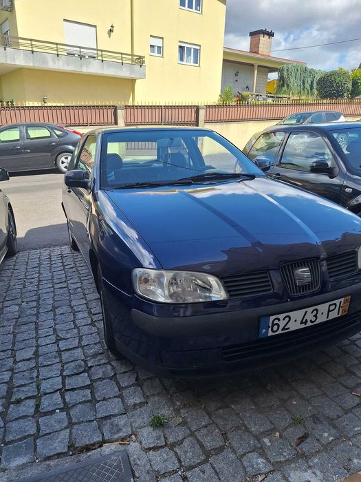 Seat Ibiza Vendo Seat Ibiza do ano 2000.   285.000 km  Ano 2000  Motor 1.0 económico   Carro em bom estado geral para a idade