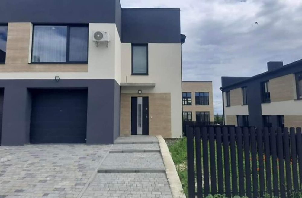 Продається котедж в ЖК Victoria Garden