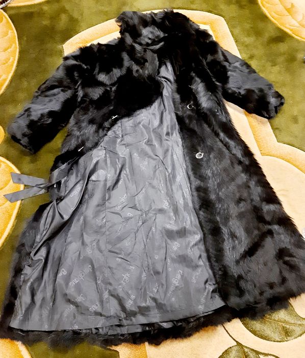 Продаю шубу длинную,из козьего меха