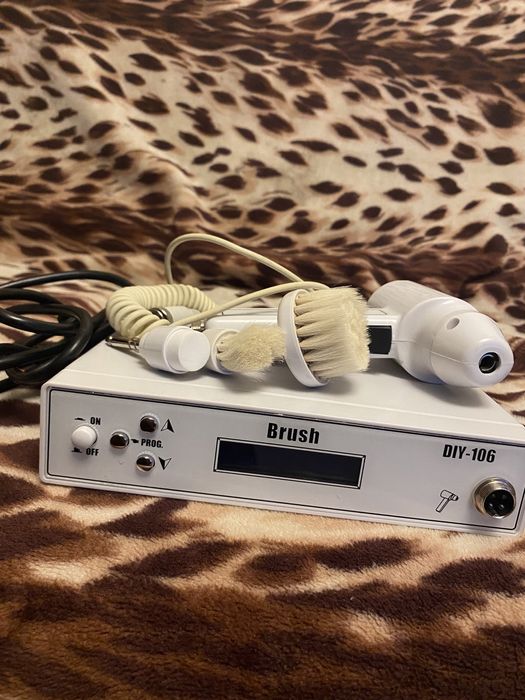 Апарат косметологічний браш Brush DIY-106