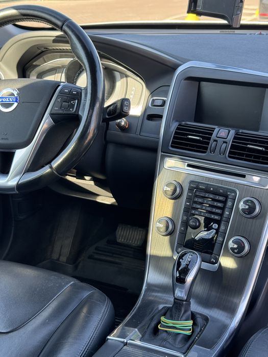 volvo xc60 2015 3.0 бензин