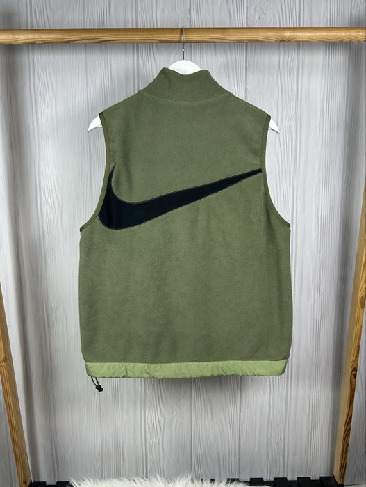 Nike Winterized Big Swoosh флісова жилетка з шикарним дизайном