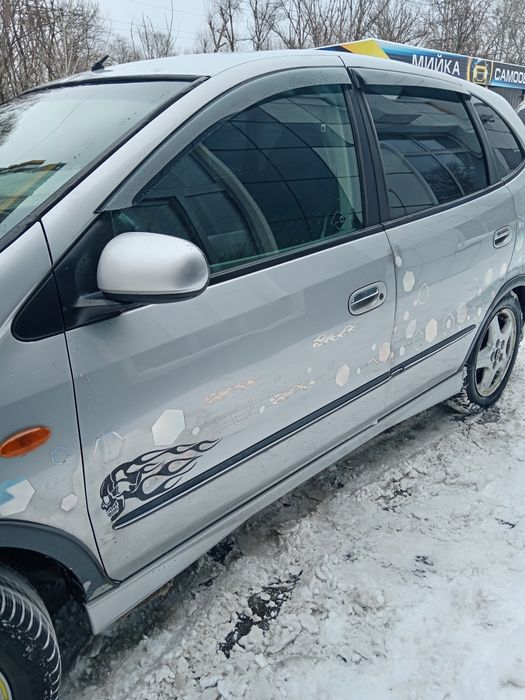 Продам Nissan Almera Tino 2,0 автомат, газ- бензин. По техпаспорту