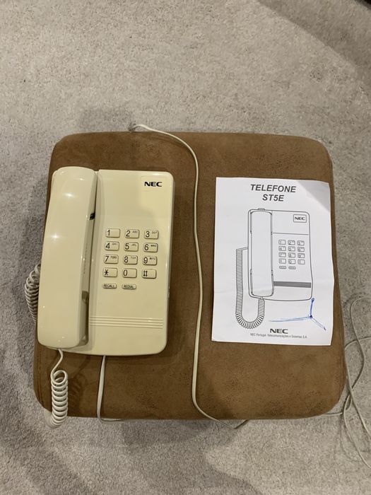 Telefone fixo antigo