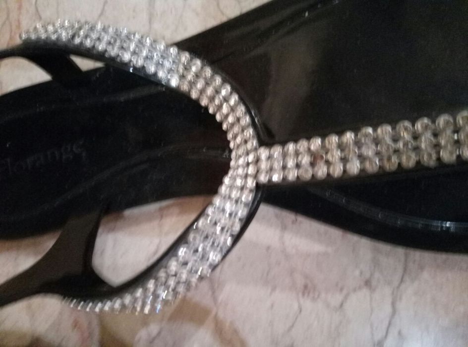 Сланцы силиконовые со стразами.