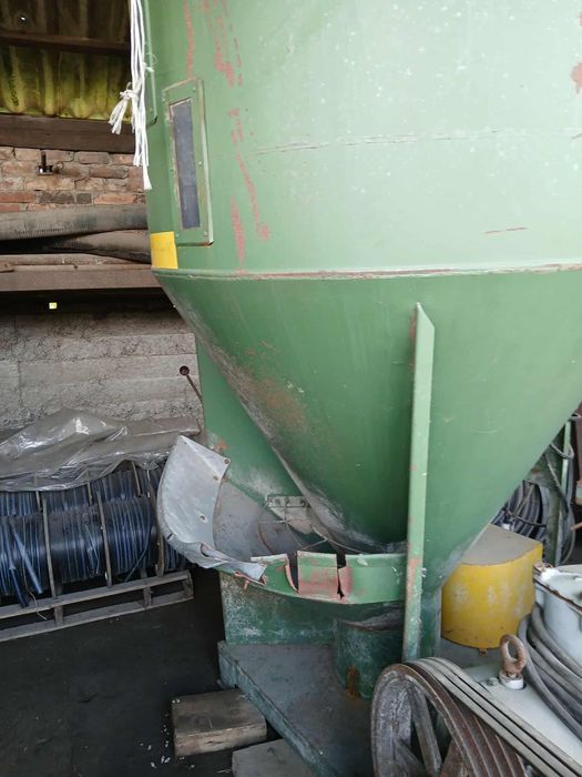 Sprzedam mieszalnik paszowy