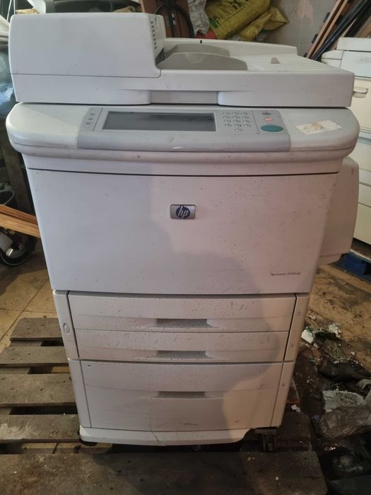 Urządzenie wielofunkcyjne drukarka HP 9000 Mfp C8523A plus Finisher C8