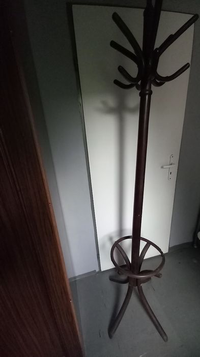 Stary drewniany wieszak stojacy wys 200cm