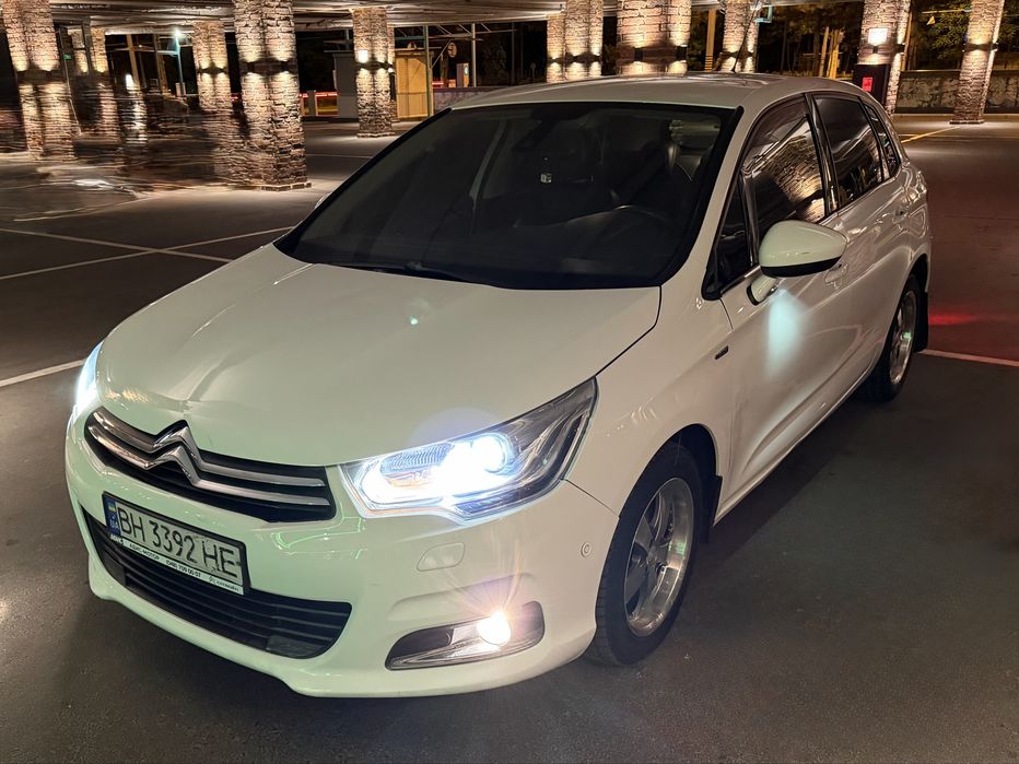 Citroen C4 / 2012 / дизель 1.6
