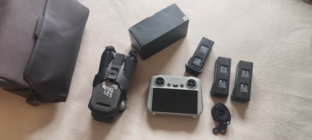 Drone DJI Mavic 3 V 2.0– Combo Completo com Lentes, Excelente Estado