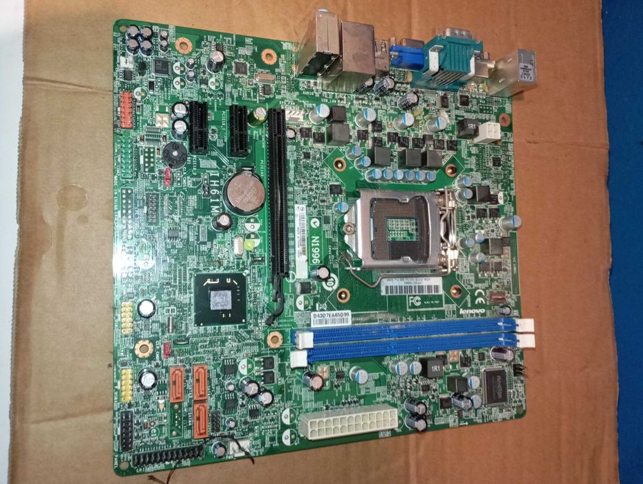 Плати, Радіодеталі