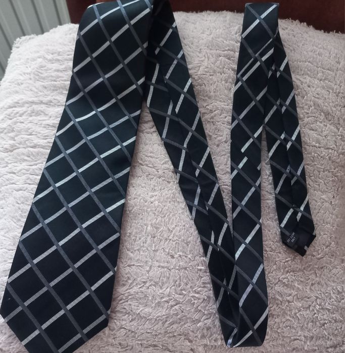 Eleganckie czarne krawaty