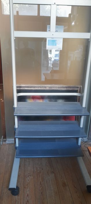 Carrinho para multimédia