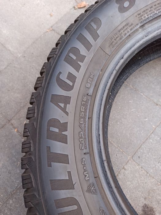 Зимняя резина 215/65 R16 Goodyear Ultra Grip 8
