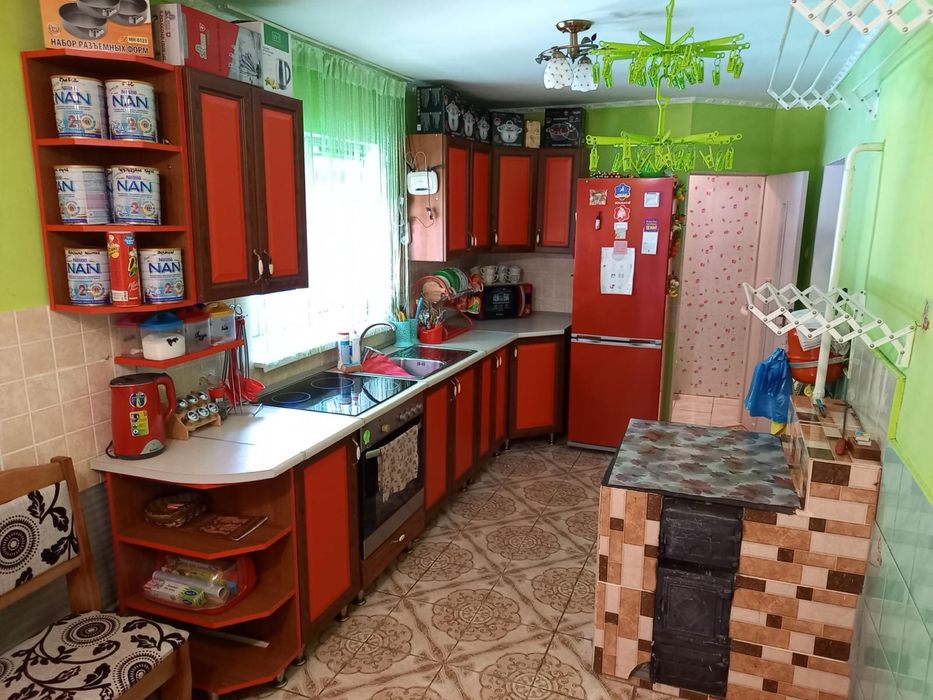 Здається житло в селі Кваси