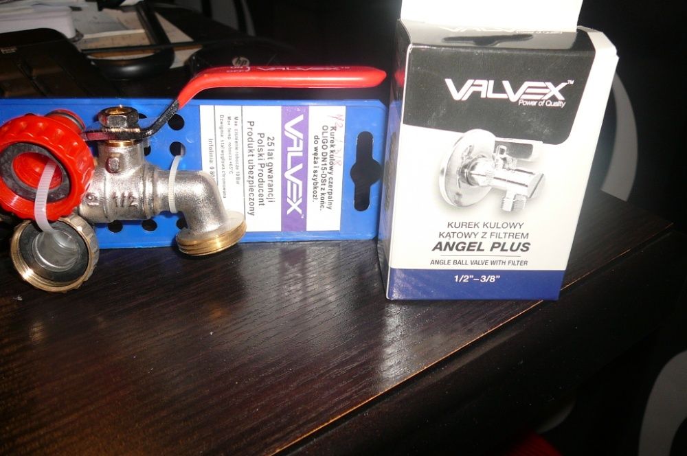 Zestaw  : ,kurek kulowy Valvex czerpalny i kątowy Nowe