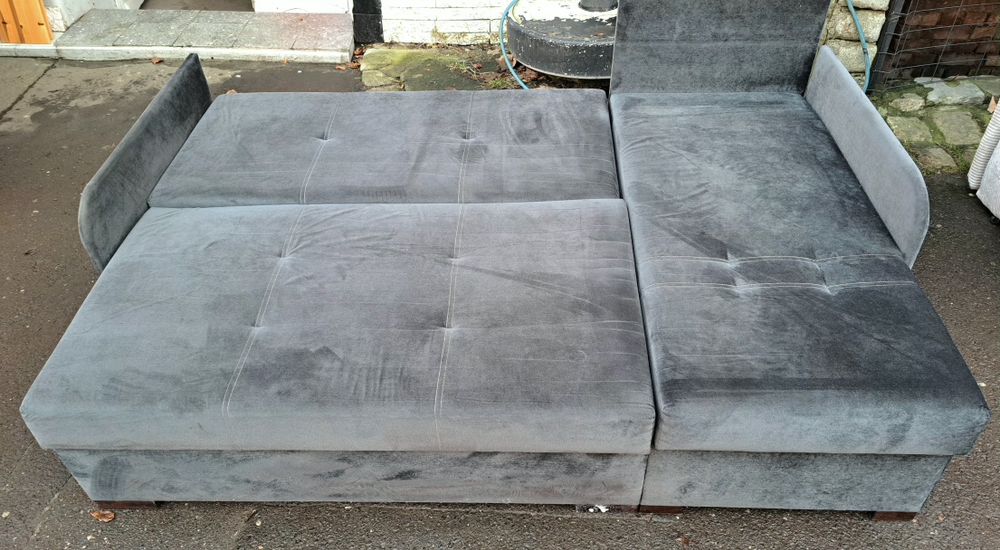 Narożnik pokojowy Uniwersalny z funkcją do spania.