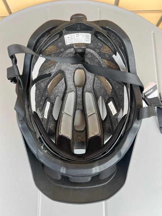 Conjuto Capacete, Luvas e Bolsa Ciclismo