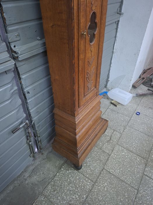 Stara skrzynia zegarowa