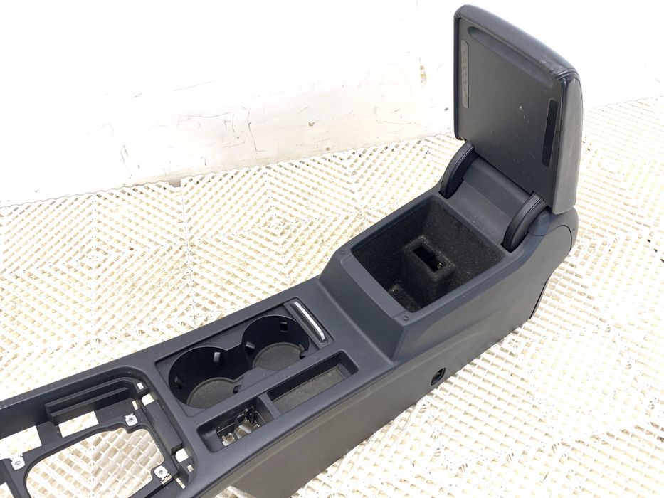 TUNEL ŚRODKOWY VW PASSAT B8 Kombi 3G2863241C KONSOLA