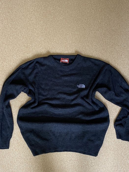 Szary sweter the north face