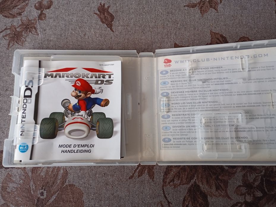 Caixa e manuais Mario Kart Ds