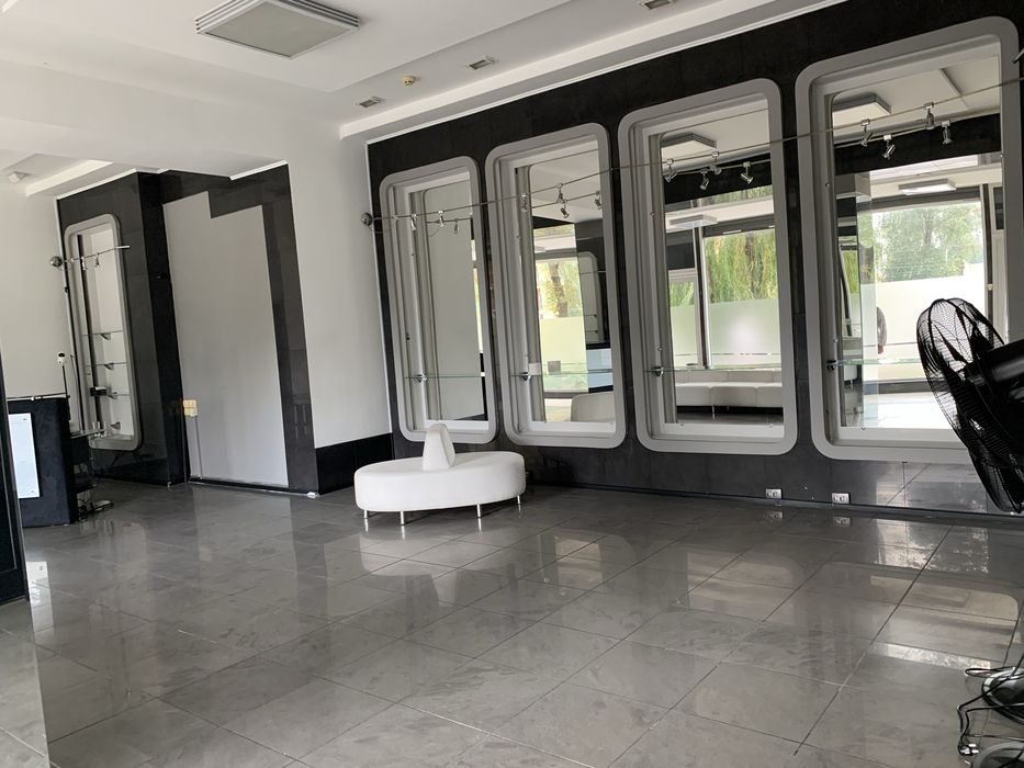 Продається комерційне приміщення   на вулиці Злуки
