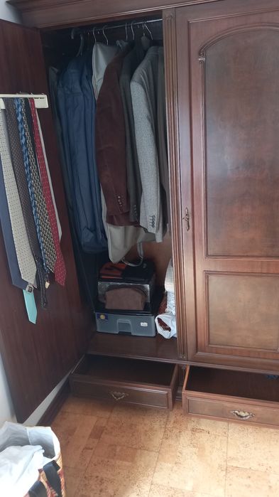 Mobilia de quarto, madeira,  bom estado