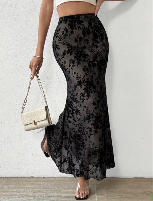 Жіноча довга спідниця