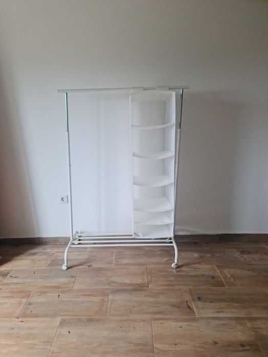 Suporte para cabides em pé
