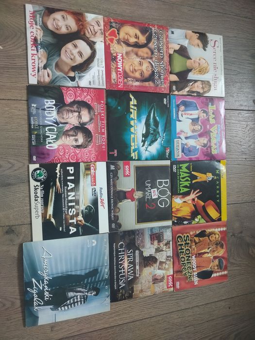 Zestaw 12 filmów z gazet