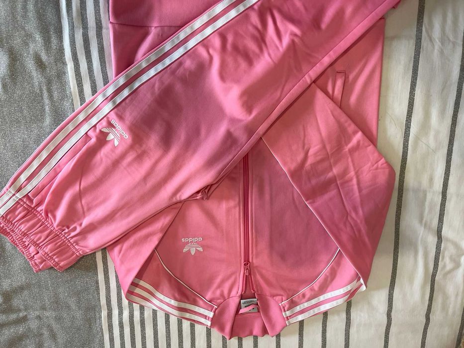 Vendo com muito pouco uso 2 fatos de treino da Adidas originais