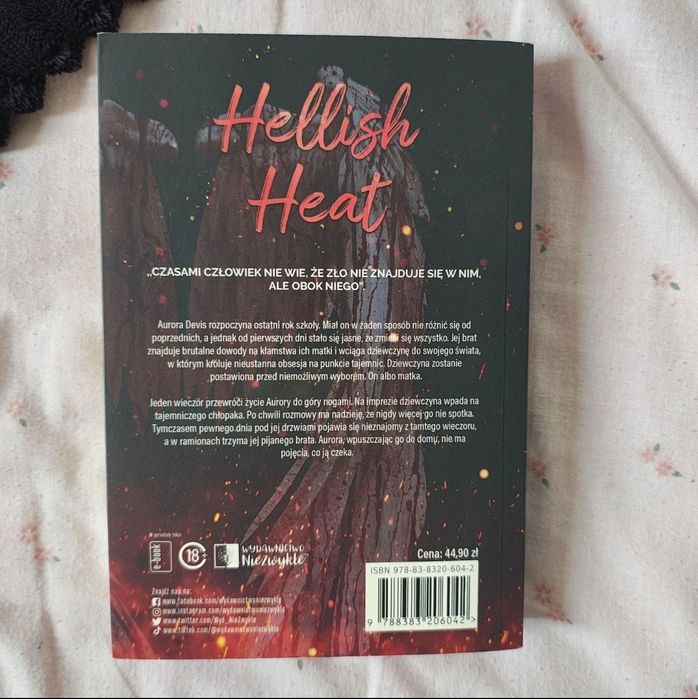Książka ,,Hellish Heat"