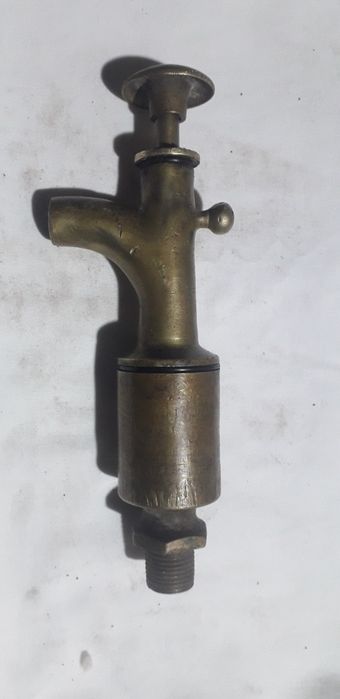 Torneiras e toalheiros etc