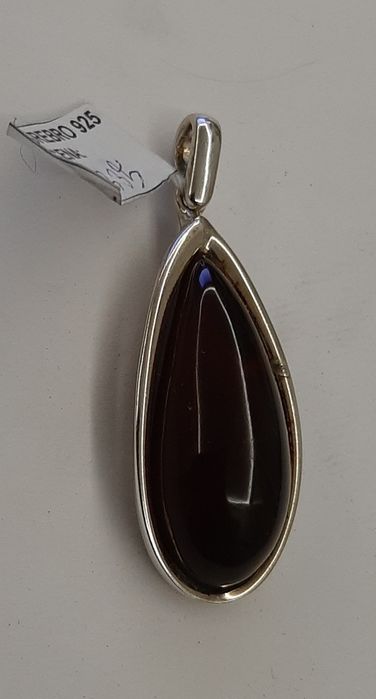 Nowa zawieszka z naturalnego ego burszty