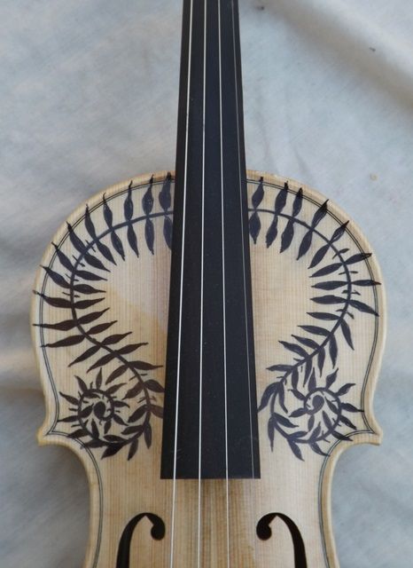 Violino personalizado novo