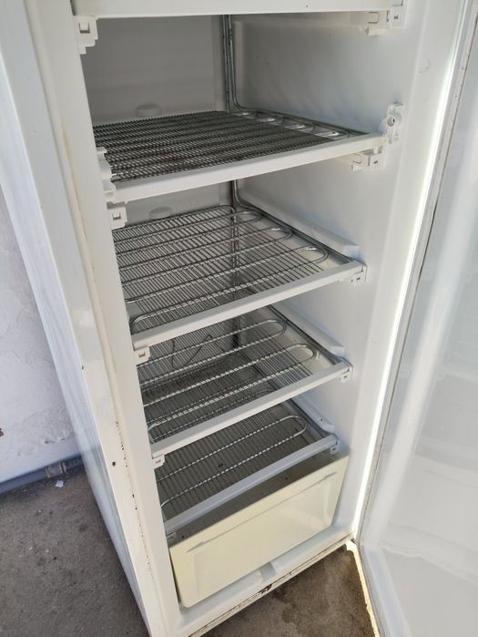 Arca Congeladora Vertical bom estado