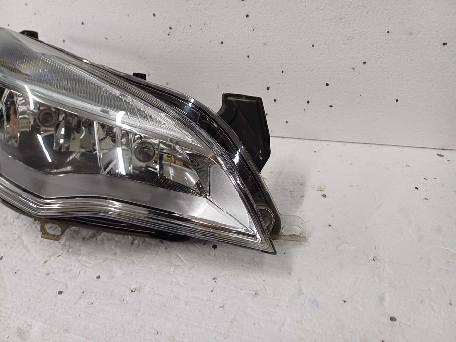 lampa prawa opel astra j 4 IV model 1325.3647 rok 09-12