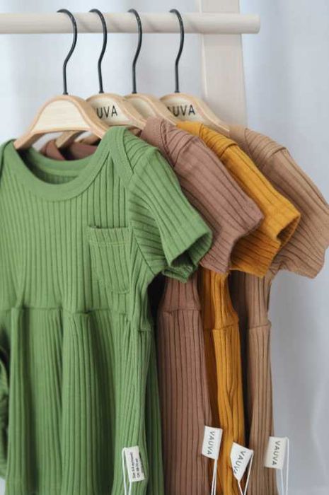 Розпродаж дитячого одягу та іграшок у зв’язку із закриттям магазину