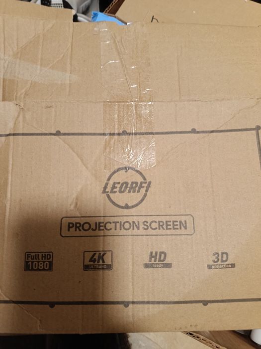 Ekran, materiał  projekcyjny do wyświetlenia filmów