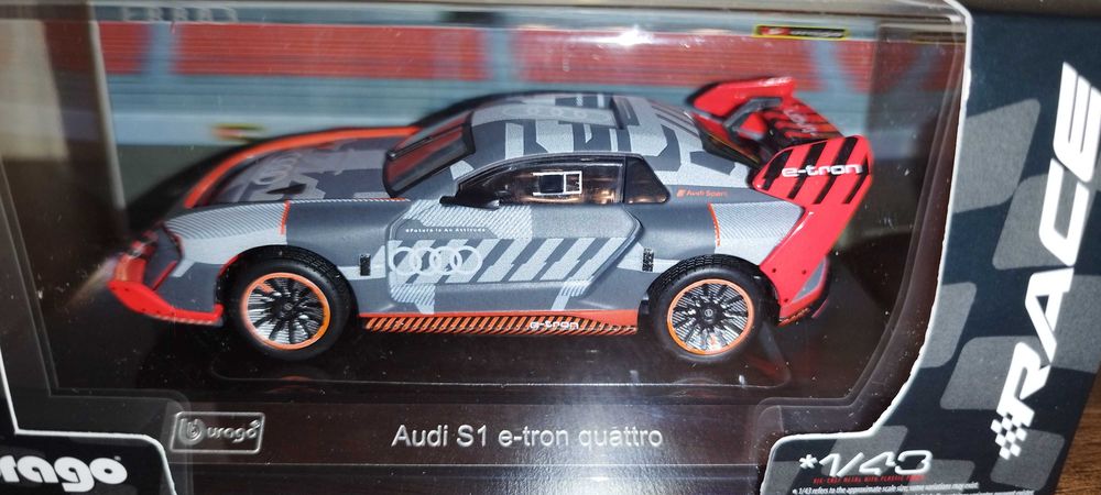 Bburago Race AUDI S1 E-TRON QUATTRO GREY, skala 1:43 Burago.