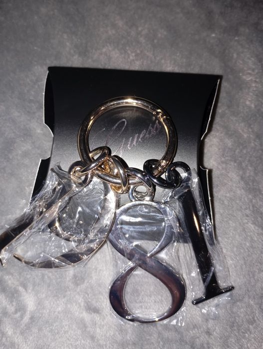 Porta chaves Guess novo em caixa