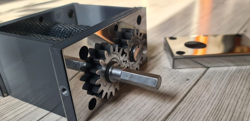 Млин/ вальцевий/ для солода'СОЛОДУ  ПИВОВАРНОГО та зерна