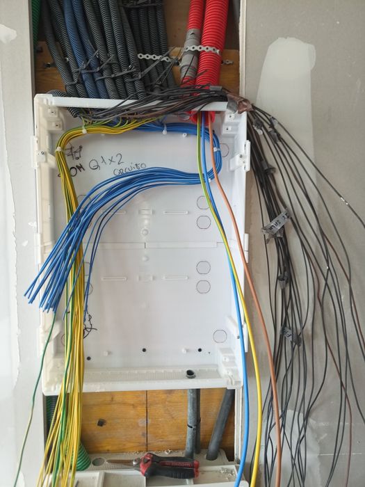 eletricista de construção