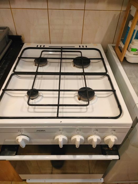 Zmywarka i kuchenka gazowa