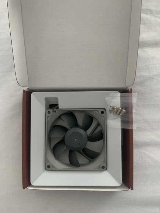 Noctua NF-R8 REDUX